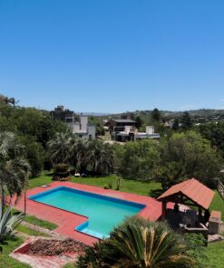 TEMPORARIO / CASA CON PILETA EN VILLA DEL LAGO