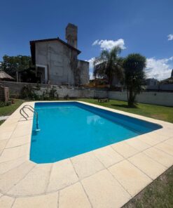 ALQUILER TEMPORARIO CASA CÉNTRICA A 6 CUADRAS DEL CENTRO – VILLA CARLOS PAZ
